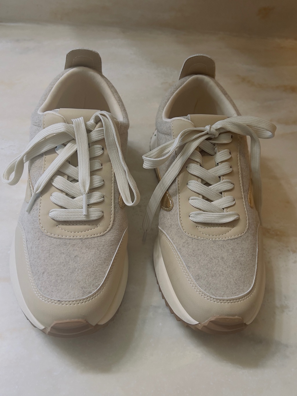 Dv By Dolce Vita Cream And Beige Mixed-Media Lace-Up Sneakers